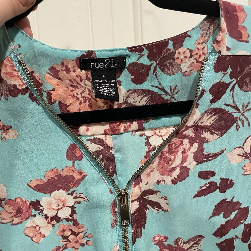 Rue 21 Women's Blouse Size Large Blue Floral Shirt Gold Zipper - Picture 3 of 4
